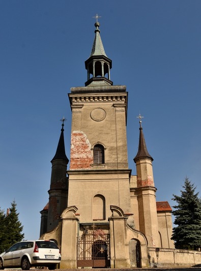 Kościół parafialny pw. Św. Trójcy w Osiecznej