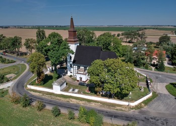 Kościół w Oporowie